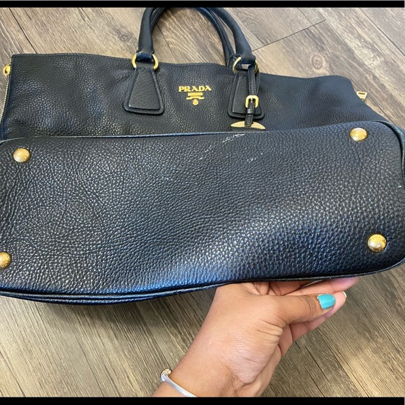 Prada Vitello Daino large shopping tote - Picture 5 of 11